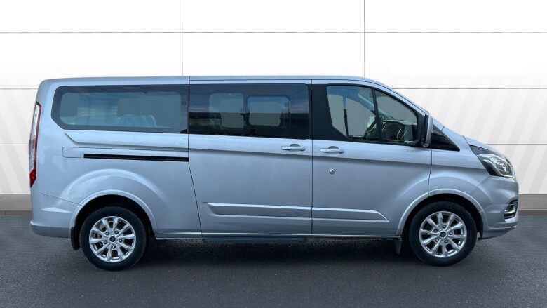 Ford Tourneo Custom Transit Custom Tourneo L2 Diesel Fwd 2.0 EcoBlue 150ps Low Roof 8 Seater Titanium
